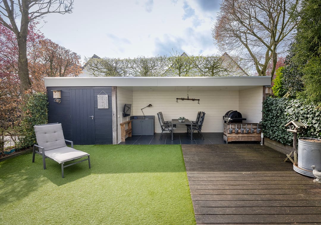 Spacious Semi-Detached Home with Garage and Serre in Uden Center — 32