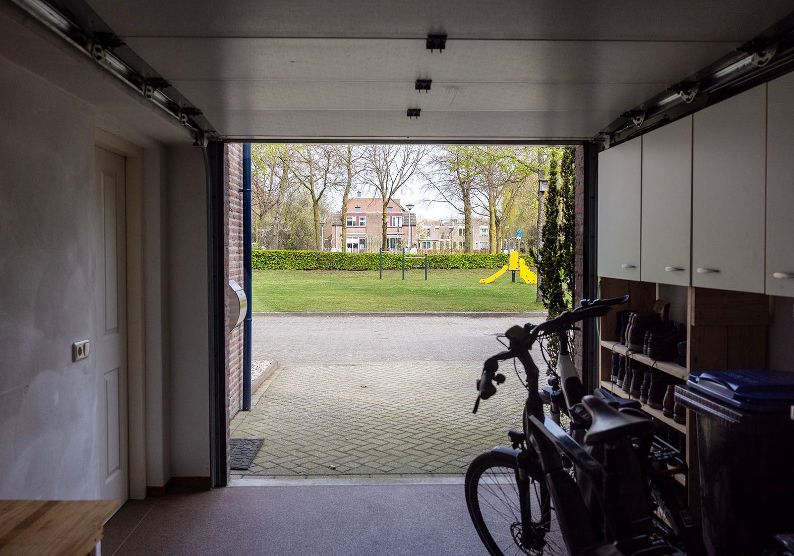 Spacious Semi-Detached Home with Garage and Serre in Uden Center — 34