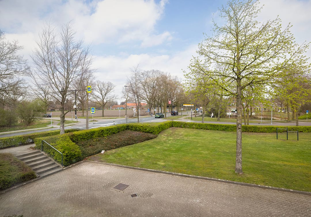 Spacious Semi-Detached Home with Garage and Serre in Uden Center — 36