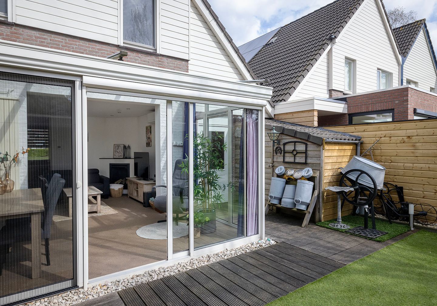 Spacious Semi-Detached Home with Garage and Serre in Uden Center — 29