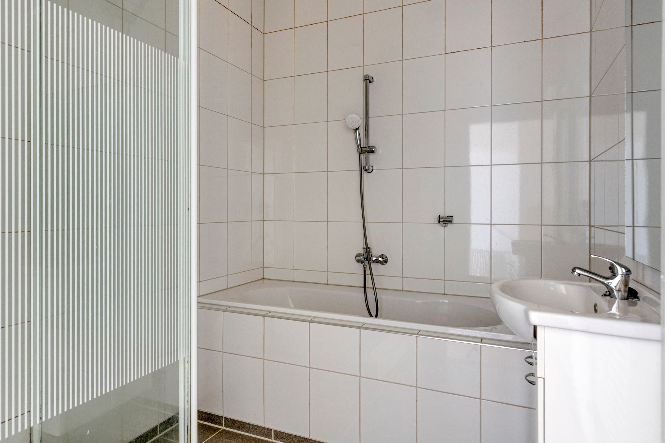 Modern and Ready to Move In Apartment in Rotterdam Nieuwe Westen — 15