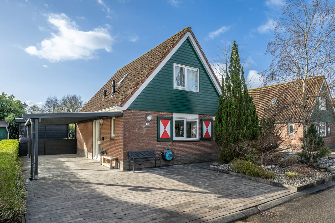 Vrijstaande recreatiewoning op eigen grond aan het water
