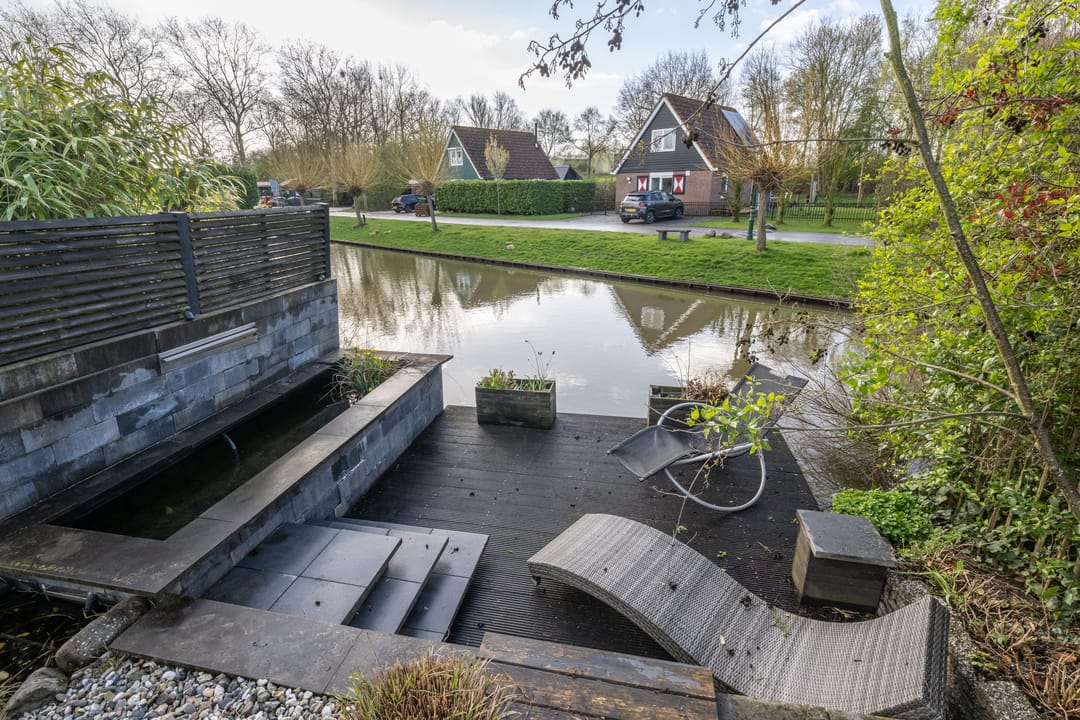 Free-standing recreational home on own land at the water — 32