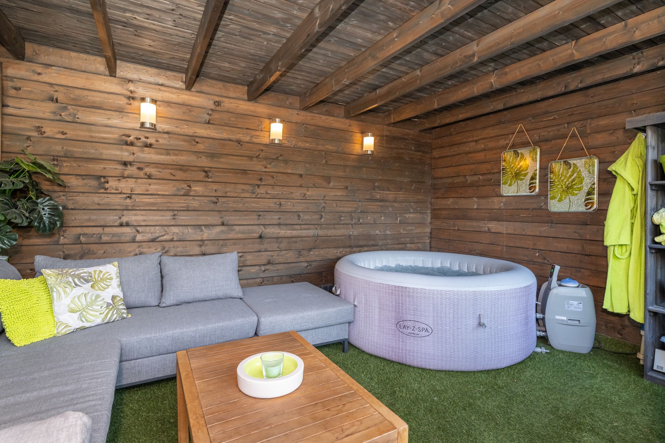 Free-standing recreational home on own land at the water — 36