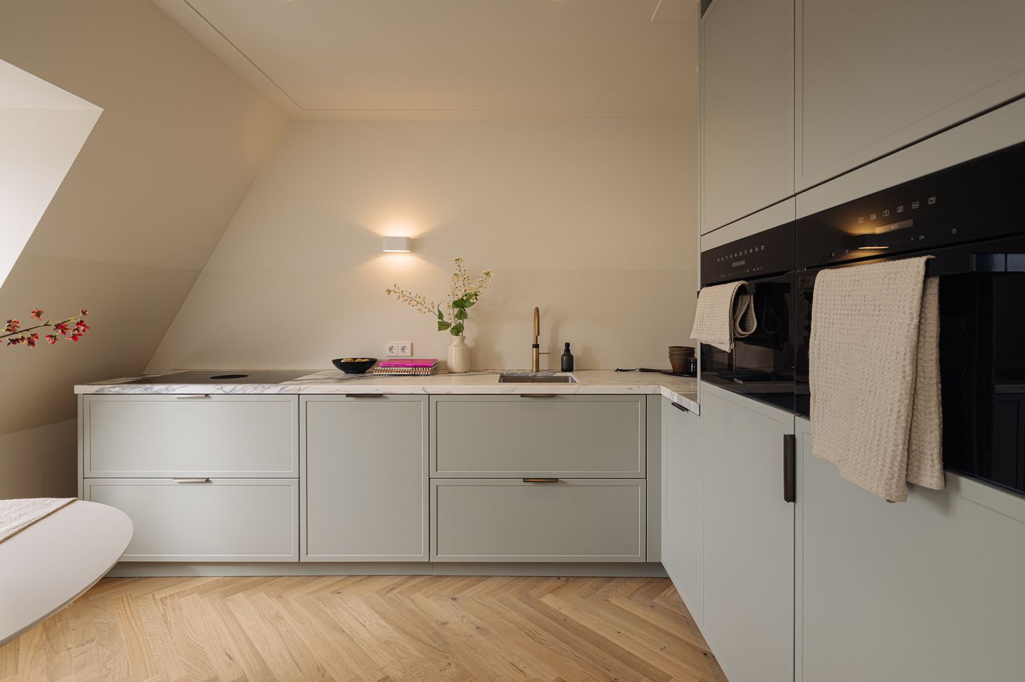 Photo 10 of Albert Neuhuysstraat 14-4