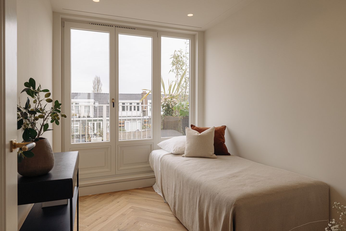 Photo 20 of Albert Neuhuysstraat 14-4