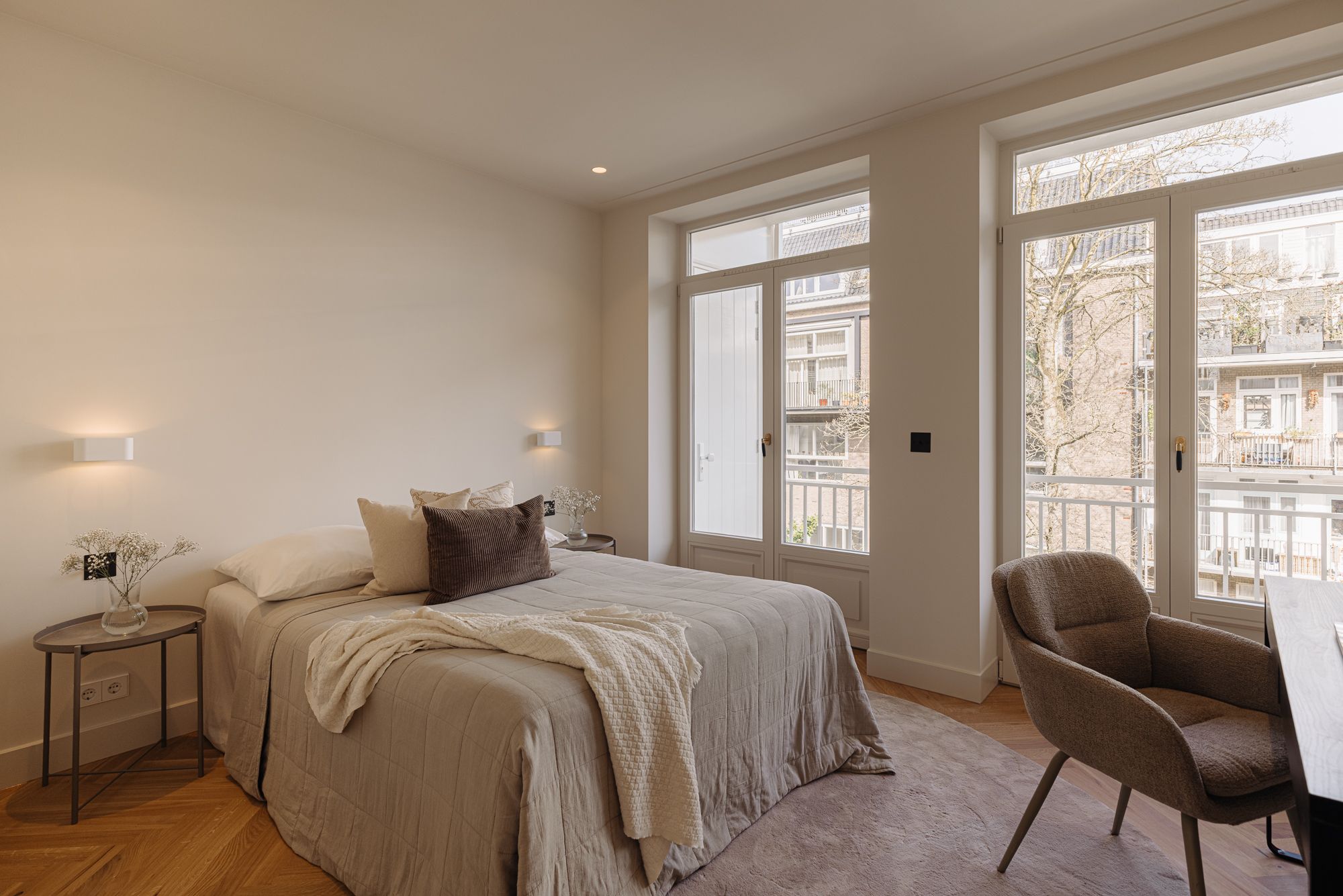 Turn-key apartment in Amsterdam Zuid with views over a green square — 15
