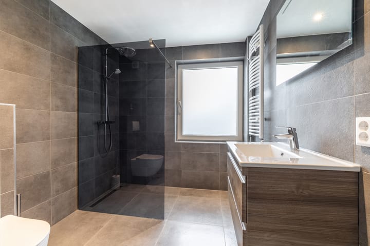 Photo 4 of van der Waalstraat 27