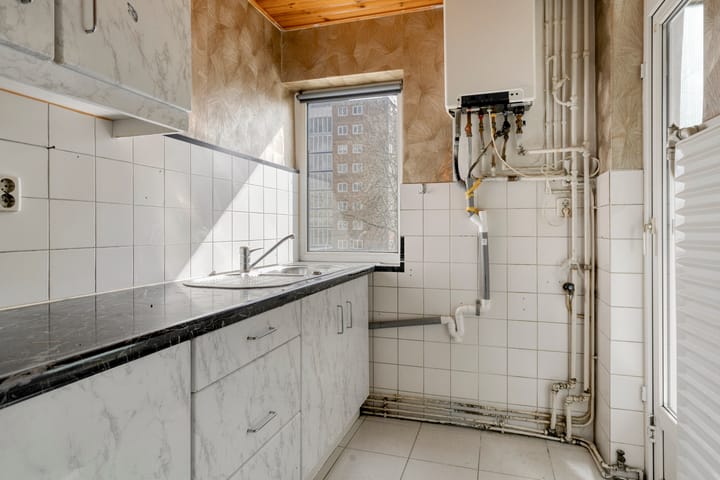 Appartement te koop: Linnaeusstraat 148, Zaandam