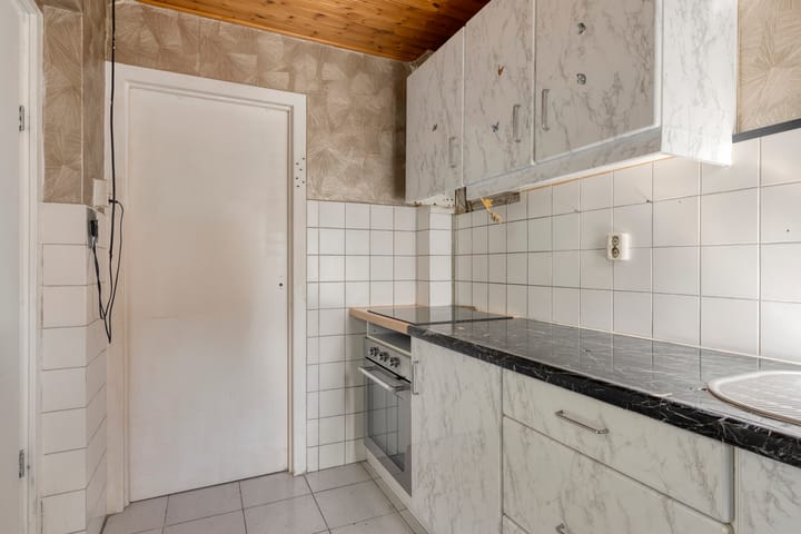 Appartement te koop: Linnaeusstraat 148, Zaandam
