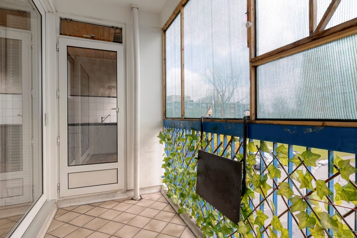 Appartement te koop: Linnaeusstraat 148, Zaandam