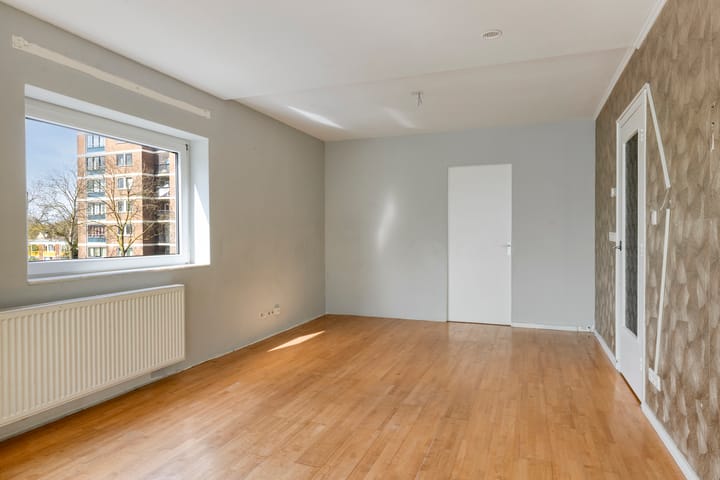 Appartement te koop: Linnaeusstraat 148, Zaandam