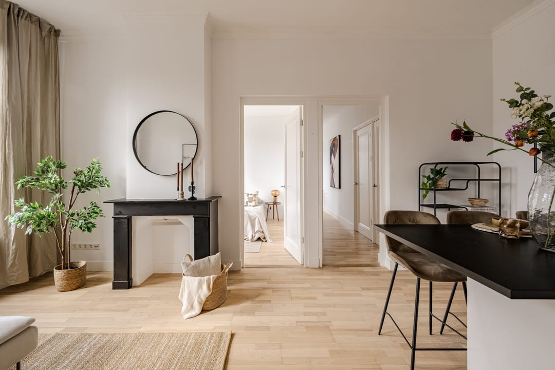 Spacious Corner Ground-Floor Apartment in De Pijp with Water Views — 12