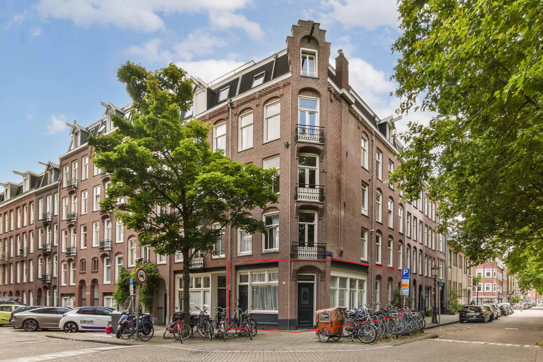 Spacious Corner Ground-Floor Apartment in De Pijp with Water Views — 31