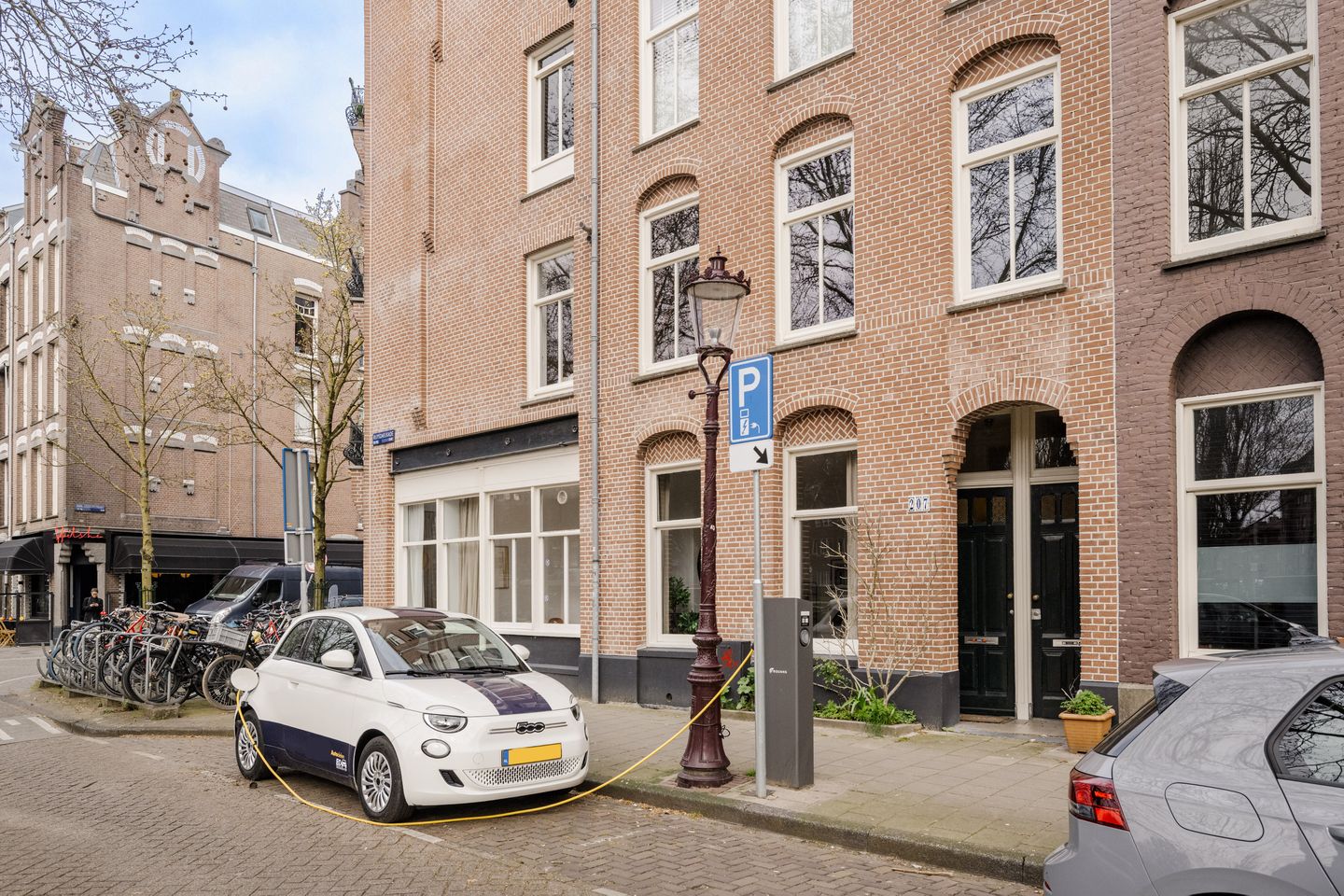 Spacious Corner Ground-Floor Apartment in De Pijp with Water Views — 33