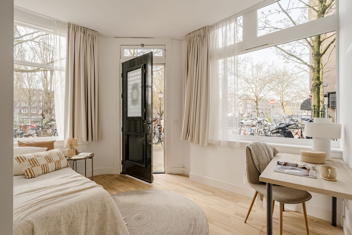 Spacious Corner Ground-Floor Apartment in De Pijp with Water Views — 18