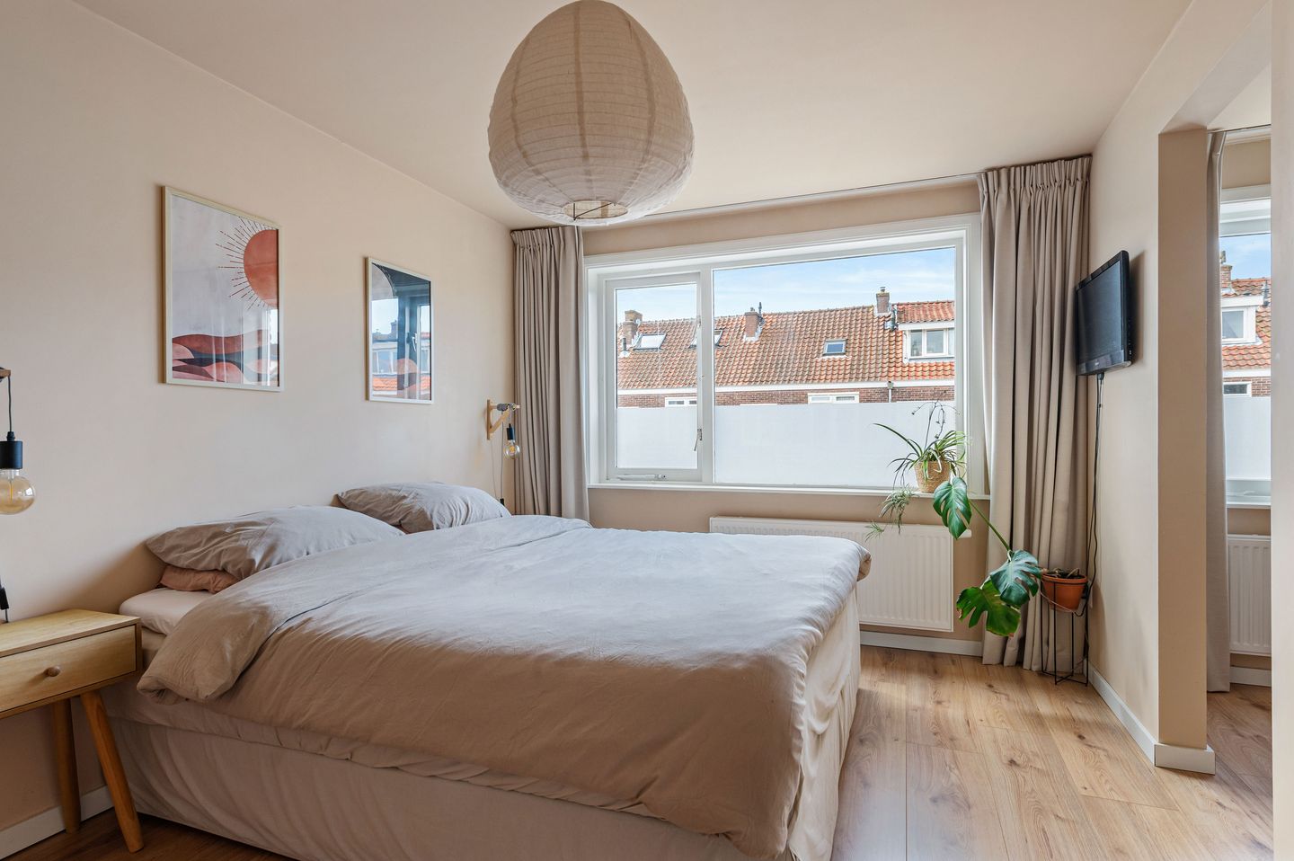 Renovated 1930s Family Home with 5 Bedrooms in Haarlem Bomenbuurt — 21