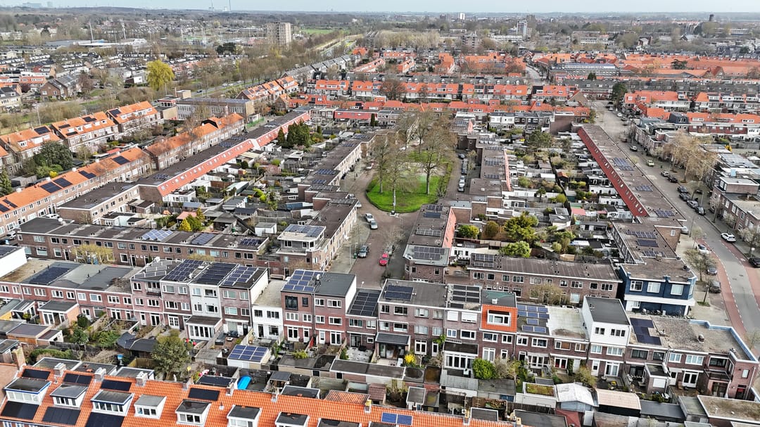 Renovated 1930s Family Home with 5 Bedrooms in Haarlem Bomenbuurt — 42