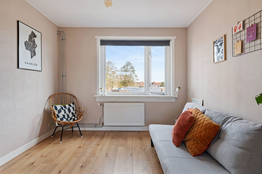 Renovated 1930s Family Home with 5 Bedrooms in Haarlem Bomenbuurt — 33