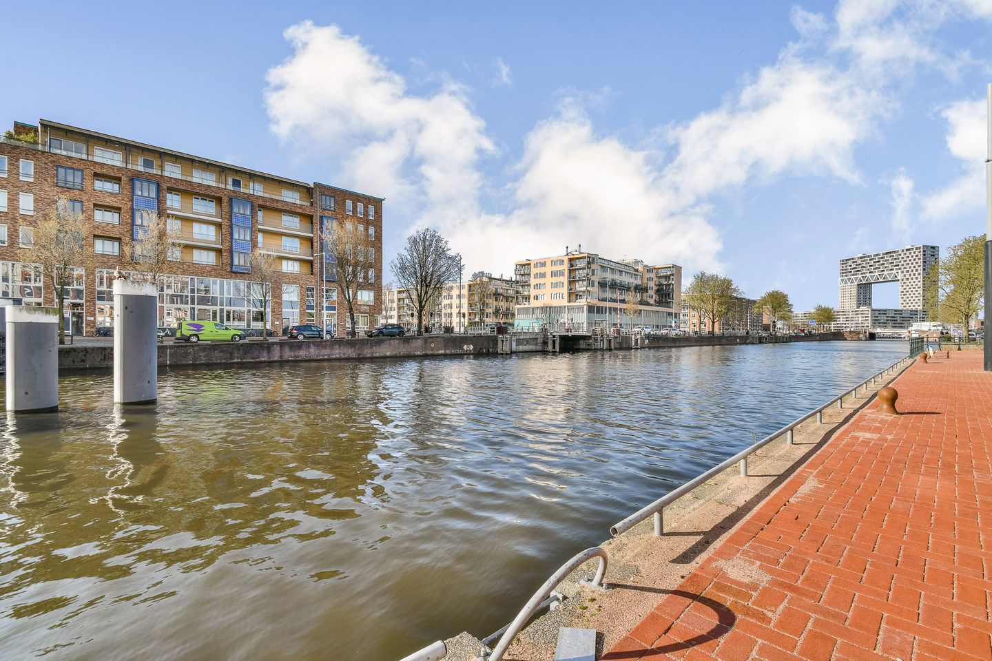 Spacious waterfront apartment with unobstructed water views in Amsterdam — 32