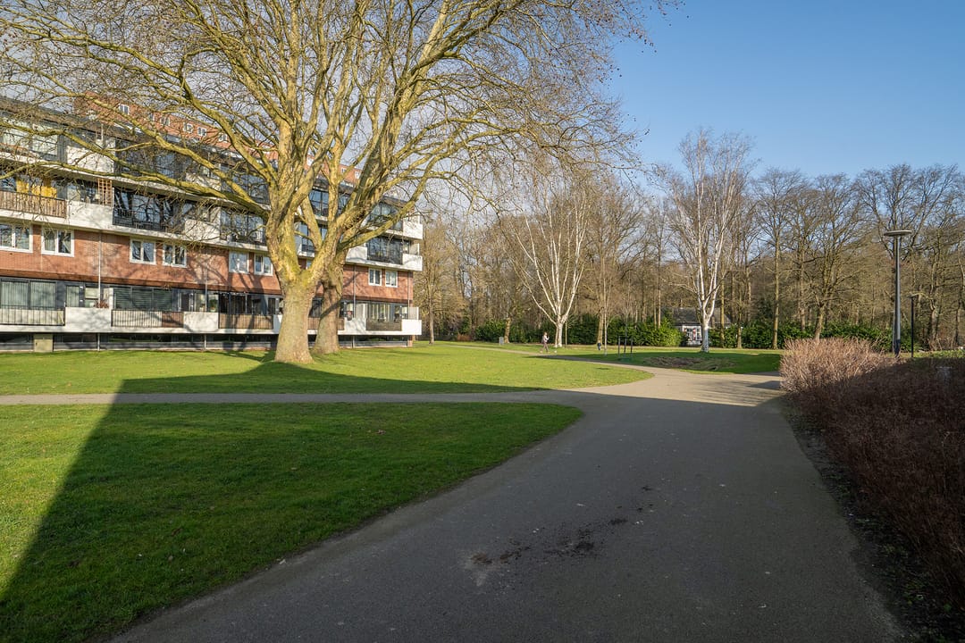 Modern Energy-Efficient Terraced Home with Three Bedrooms in Hengelose Es Noord — 32