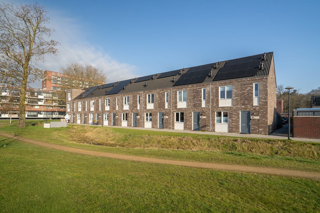 Modern Energy-Efficient Terraced Home with Three Bedrooms in Hengelose Es Noord — 31