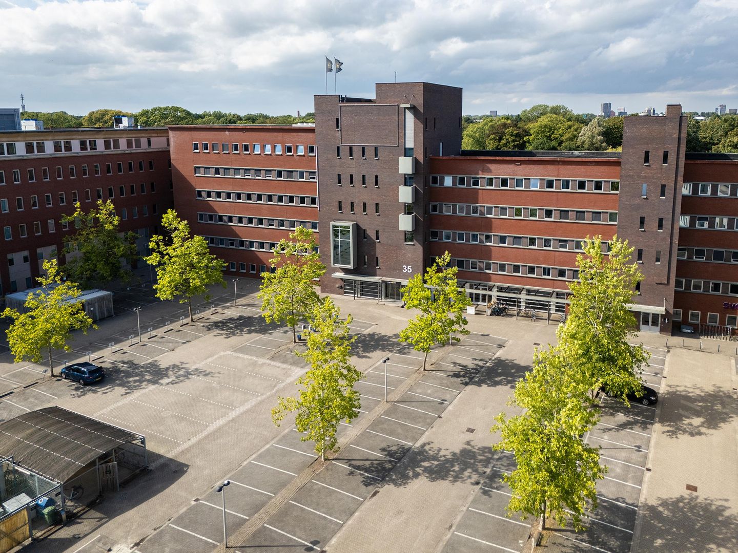 View photo 1 of Leonard Springerlaan 35