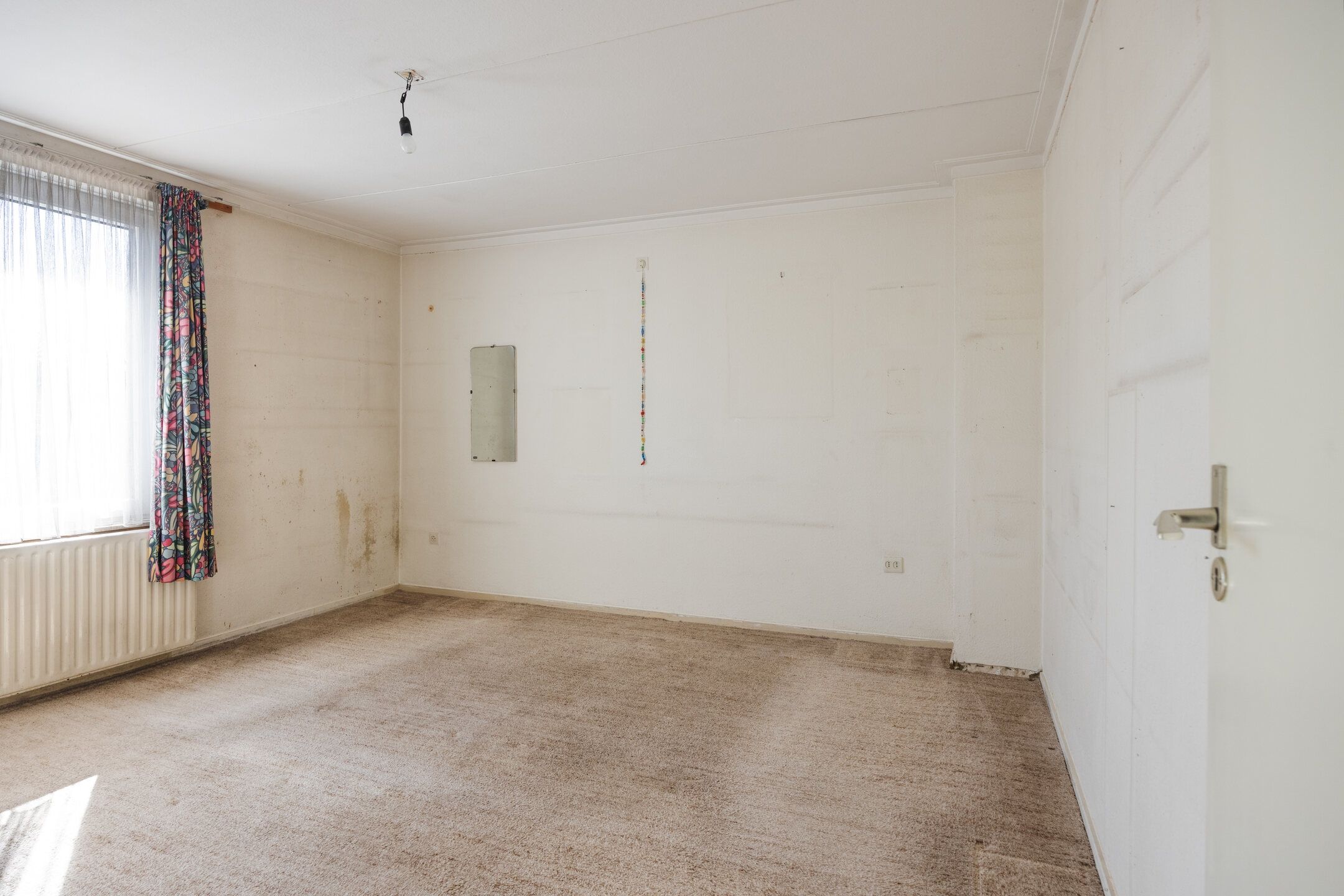 Semi-detached house with garage and garden in desirable Beek location — 18