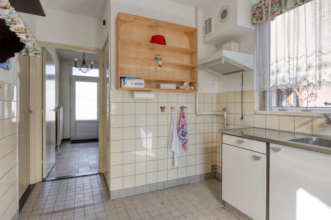 Semi-detached house with garage and garden in desirable Beek location — 16