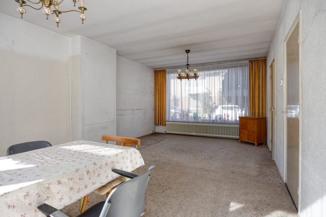 Semi-detached house with garage and garden in desirable Beek location — 13