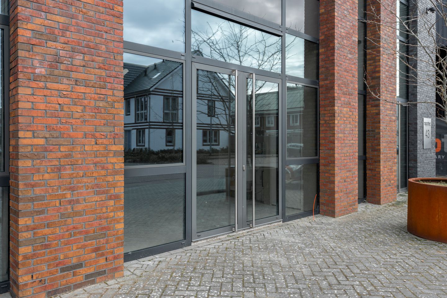 View photo 2 of Warandebergstraat 41