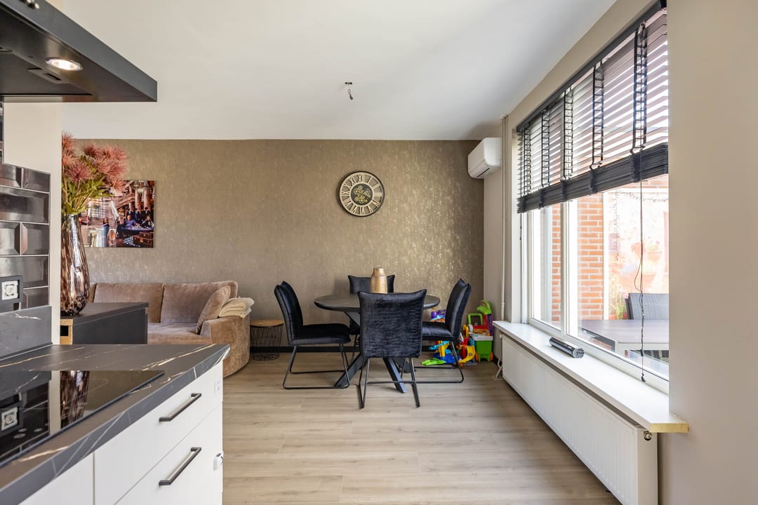 Photo 11 of Irenestraat 13