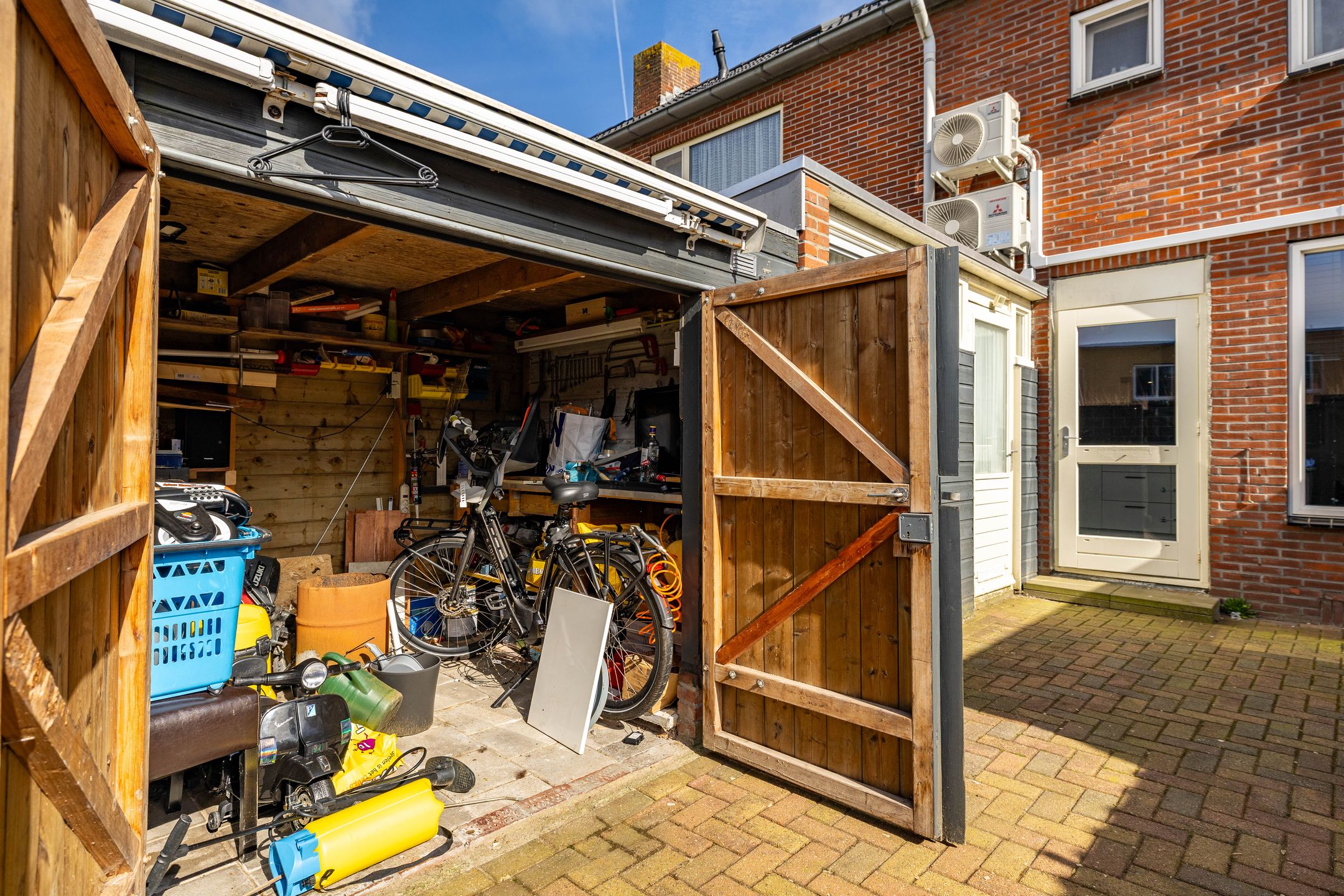 Photo 36 of Irenestraat 13