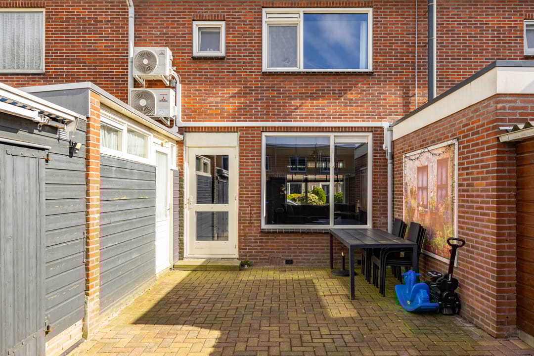 Photo 32 of Irenestraat 13