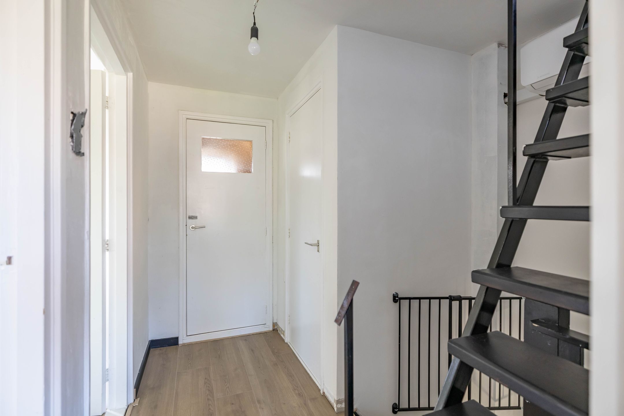 Photo 15 of Irenestraat 13