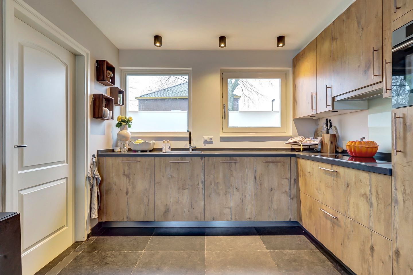 Photo 14 of Prins Bernhardlaan 8