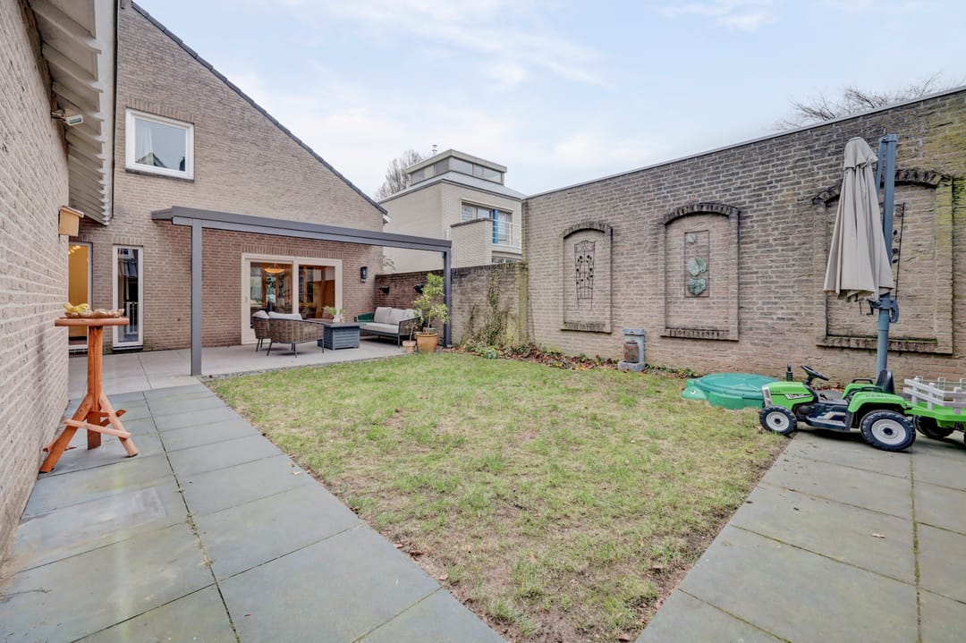 Photo 43 of Prins Bernhardlaan 8