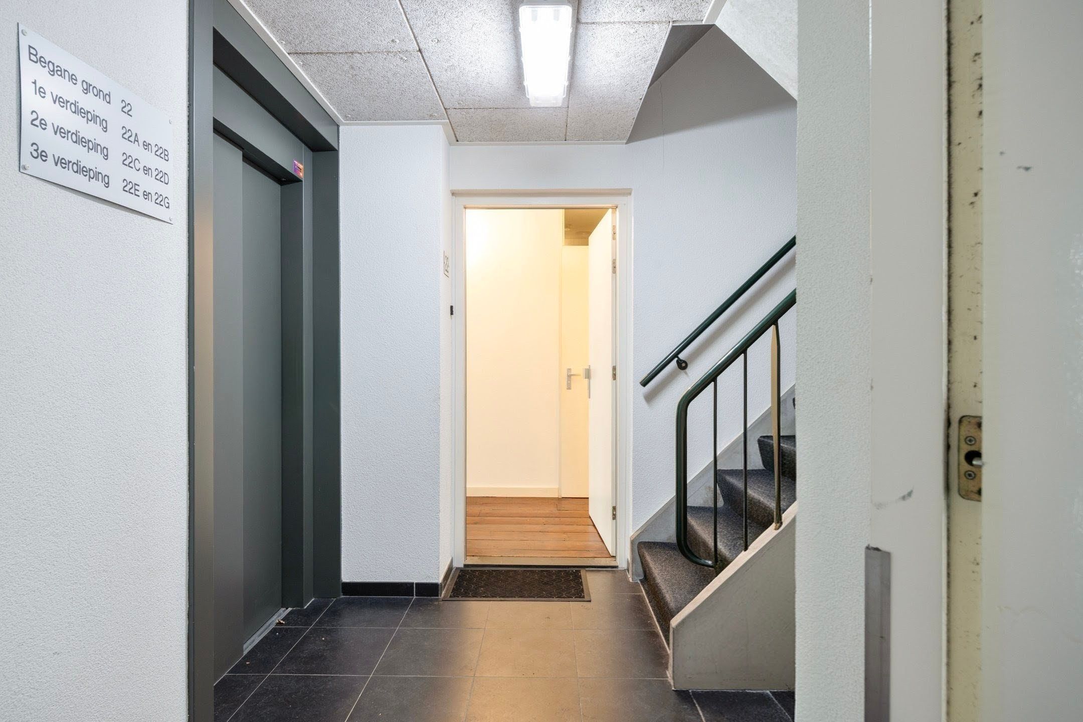 Photo 12 of Godevaert Montensstraat 22