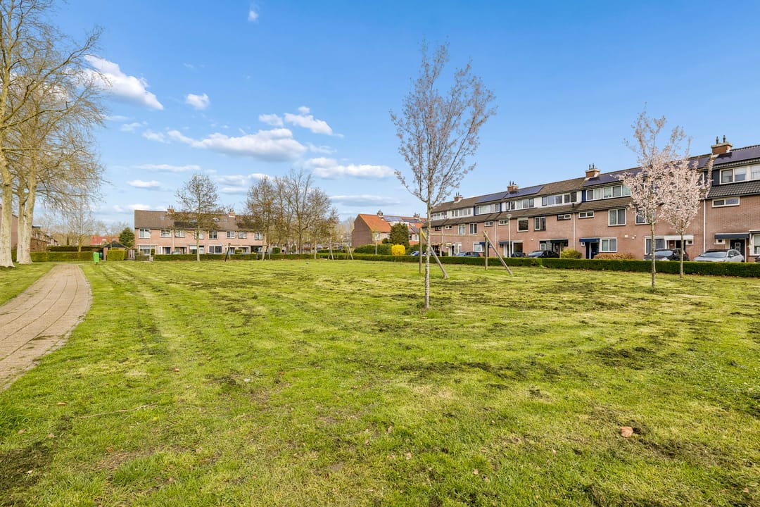 Photo 38 of Spoorhaag 90