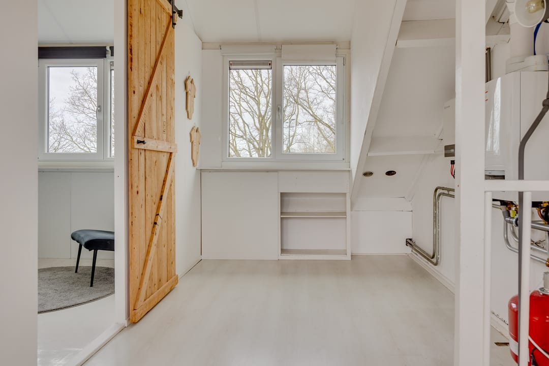 Photo 38 of Tolick 77