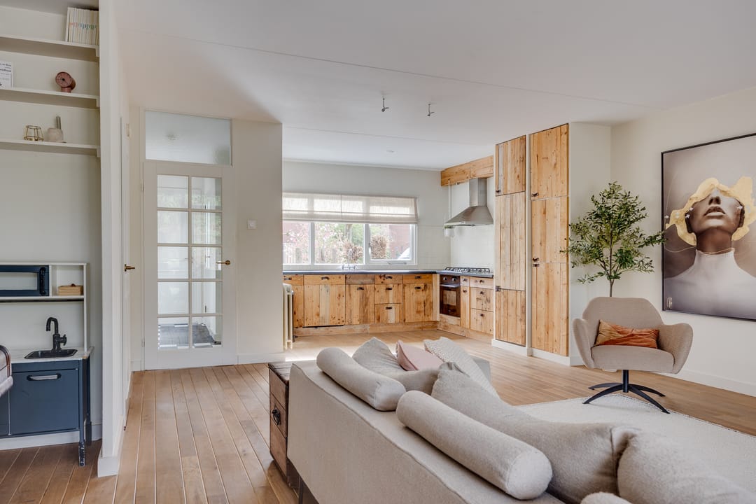 Photo 23 of Tolick 77