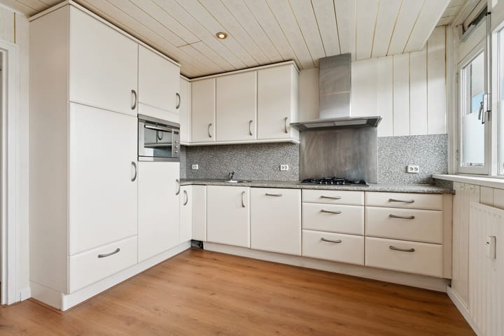 Photo 3 of Hanzestraat 37