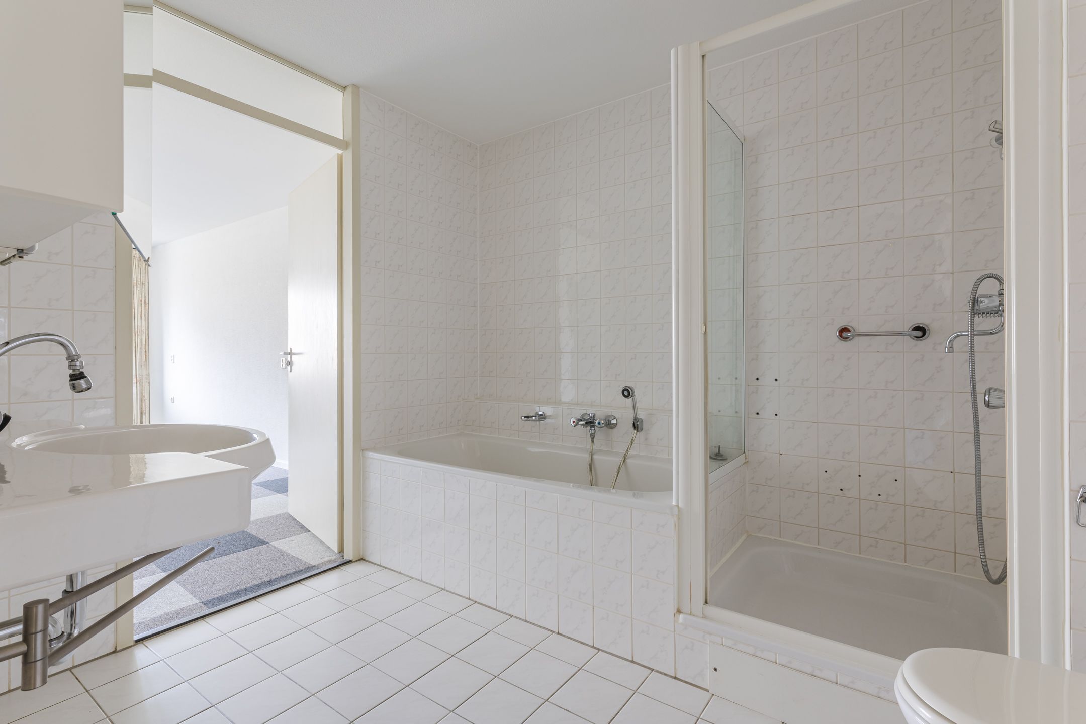 Spacious Apartment with Park View in Veghel Center — 24