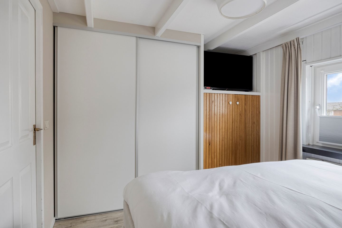 Photo 19 of van der Heijdenstraat 17