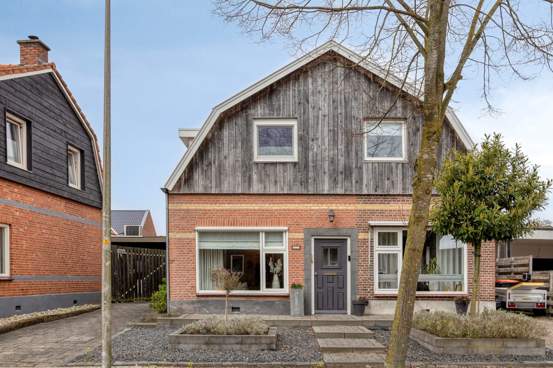 Photo 26 of van der Heijdenstraat 17