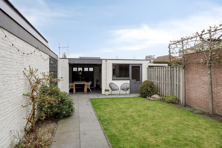 Photo 3 of van der Heijdenstraat 17