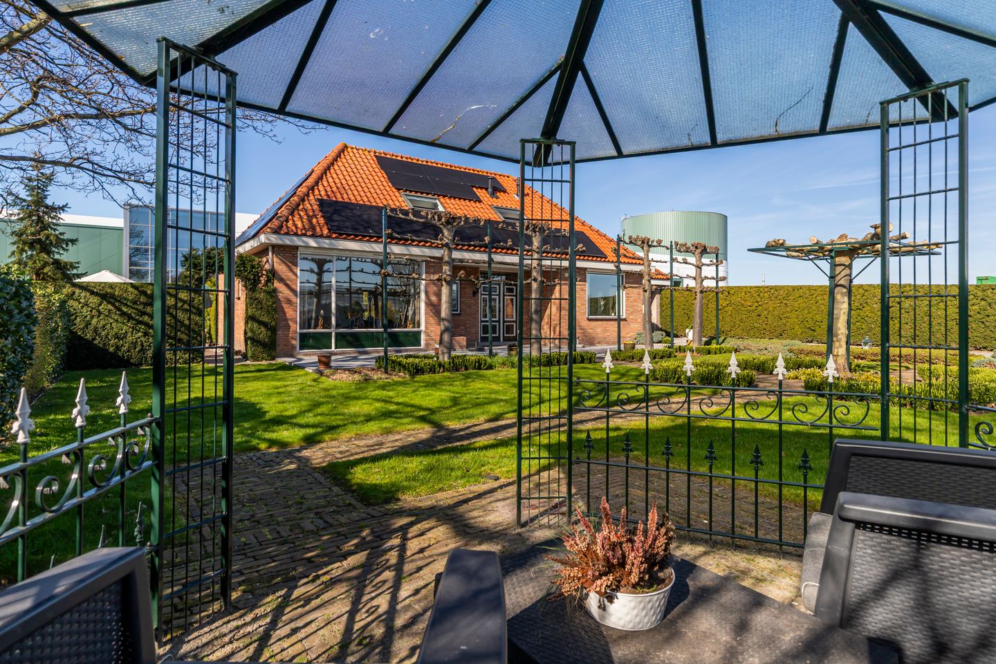 Vrijstaande levensloopbestendige woning met garage en royale siertuin in Poeldijk — 44