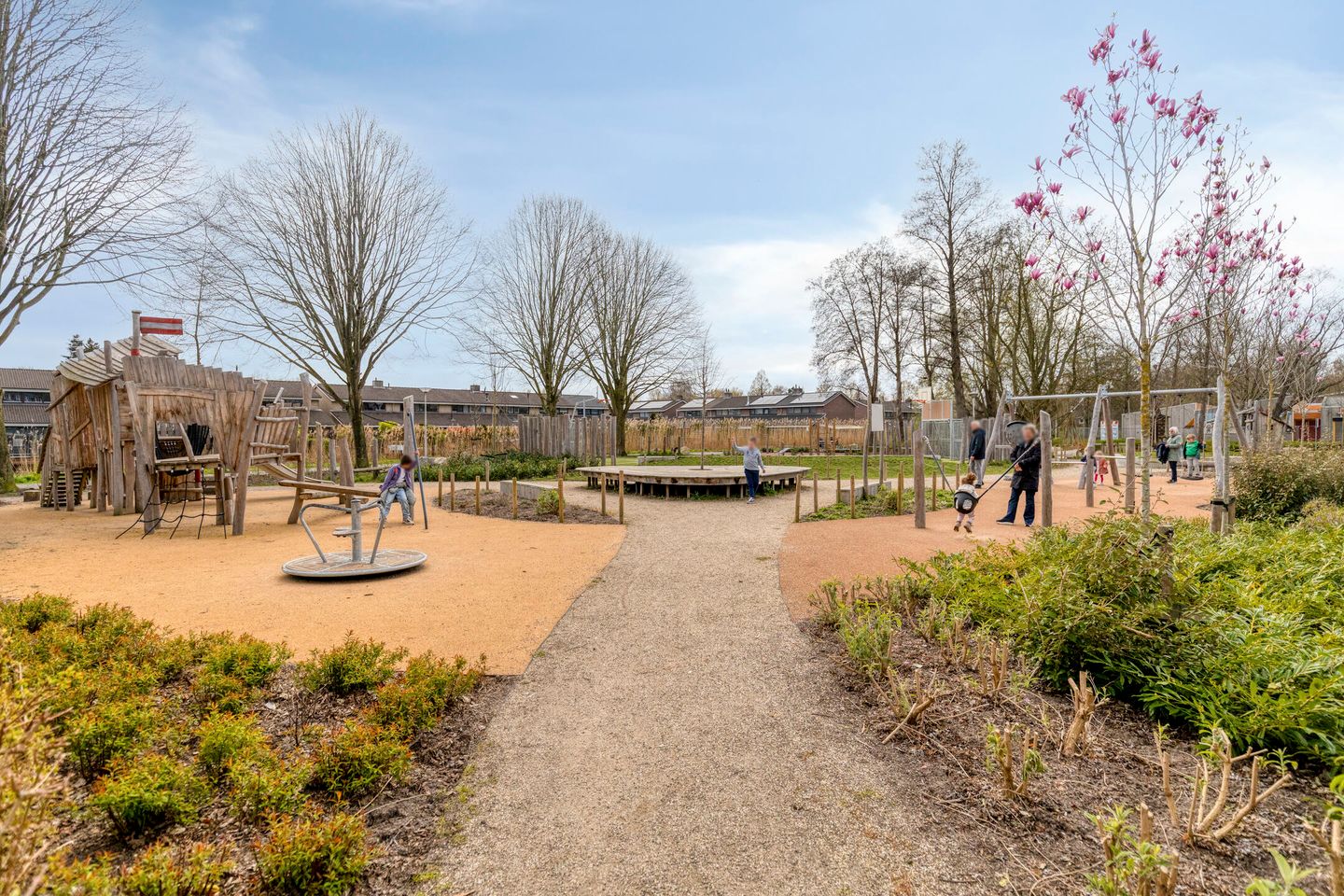 Spacious Family Home with West-Facing Garden in Wervenbuurt — 40