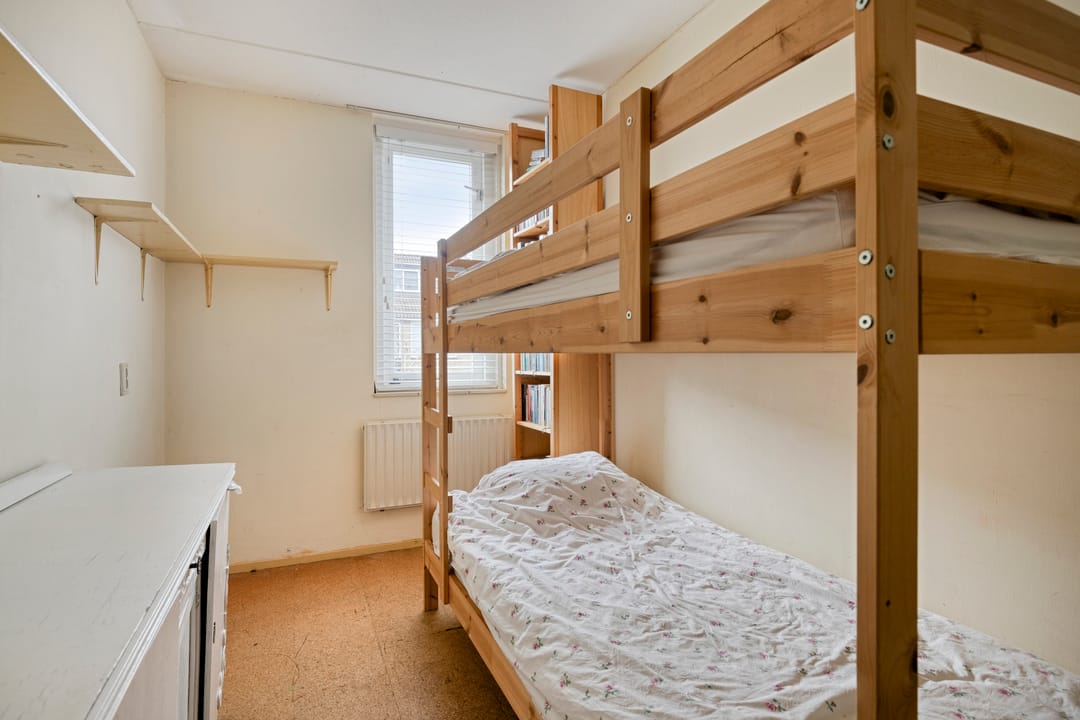 Spacious Family Home with West-Facing Garden in Wervenbuurt — 28