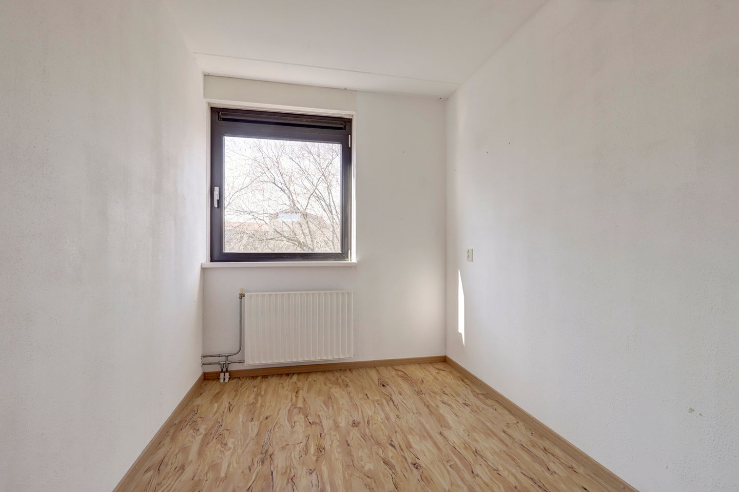 Corner Maisonette with Three Bedrooms and Abundant Natural Light — 19